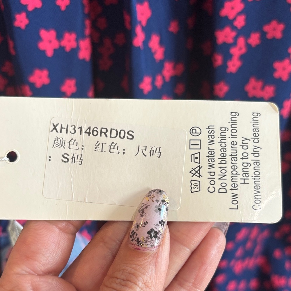 Chic Floral Midi Dress in Navy and Pink - Picture 3 of 5
